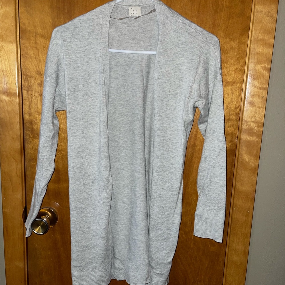 Gray Long Sleeve Thin Cardigan With Tapered Back